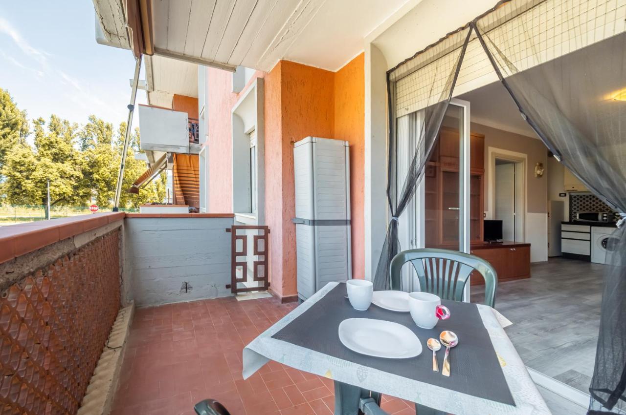 Domus Lucis Apartment Terrace & Private Parking Marinella di Sarzana Exterior photo